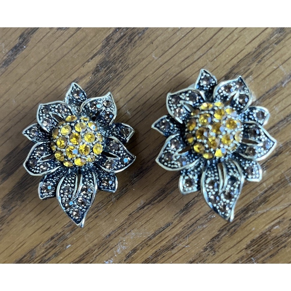 Vintage Sunflower Clip On Earrings Gold Tone Amber Stones Costume Jewelry